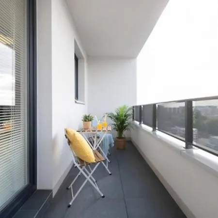 S1hrb Mieszkanie Lozko + Balkon Apartment